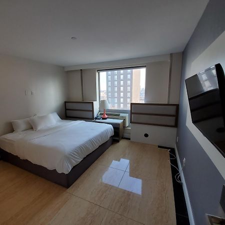 Mayfair Inn And Suites Нью-Йорк Екстер'єр фото